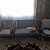 مبل چوب گردویی تازه تعمیر شده