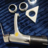 شیر. روشویی نو. نو