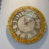 ساعت دیواری در حد نو