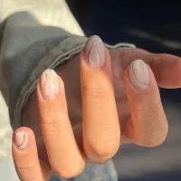 کاشت وترمیم ناخن بامواد درجه‌یک و قیمت مناسب