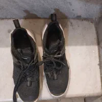 کتونی اسکیچرز بسیار راحت خیلی کم استفاده شده