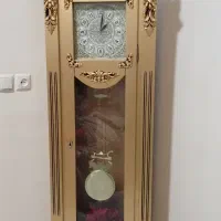 ساعت و ویترین