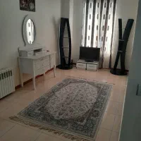 ویترین هرعدد ۲ تومن