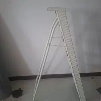 چهارپایه فلزی تاشو