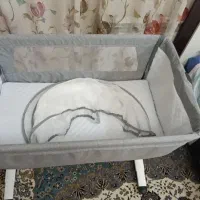 تخت کنار مادر