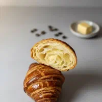 کارگاه پخش نان و شیرینی  (دسر)