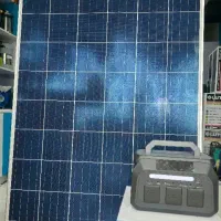 مولد برق به همراه پنل خورشیدی مناسب برای کمپینگ