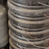 این سطل زباله در دار دسته داره محکم بیست لیتر هست