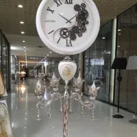 ساعت ایستاده کنارسالنی اویسا