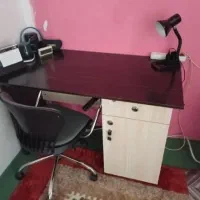 صندلی و میز تحریر کامپیوتر