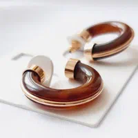 گوشواره نیم حلقه ای قهوه ای برای بانوی دلبر|بدلیجات|گرگان, |دیوار