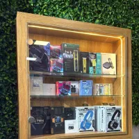 ویترین و میز مغازه و تابلو فلکسی