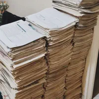 فروش روزنامه باطله