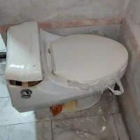 توالت فرنگی سالم قابل استفاده
