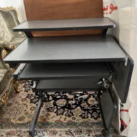 میز کامپیوتر آهنی