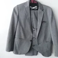 کت وشلوارجلدوکفش درحدنوتا ده سال اندازه میشه