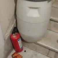 بشکه و دبه تمیز مواد نو به همراه قفل هوا و بست در|ظروف نگهدارنده، پلاستیکی، یک‌بارمصرف|تهران, خواجه نظام الملک|دیوار