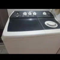 لباس شوی. دوقلو خشک هم میکند