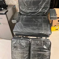 سرشور ایستاده و تخت سالنی