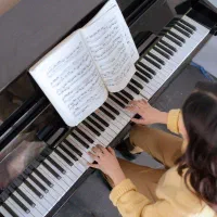 آموزش پیانو با متود و مدرک بین المللی ABRSM