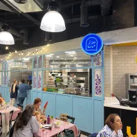 کمک اشپز خانم و یا اقا