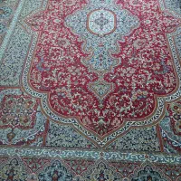 ۴ عدد فرش ماشینی ۱۲ متری و ۶ متری