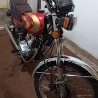 یکدستگاه موتور سیکلت ۱۲۵ پنج دنده ترمز جلو دیسکی