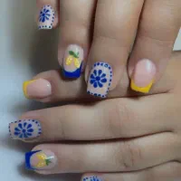 خدمات تخصصی ناخن و مژه