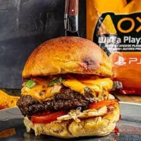 نیازمند کمکی یا همکار برا کار در ساندویچی