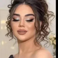 خدمات میکاپ و خدمات کاشت ناخن