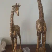 زرافه و اسب برنزی
