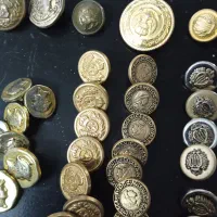 قالیچه خییلی قدیمی ـدکمه قدیمی|کلکسیون اشیاء عتیقه|قم, زینبیه|دیوار