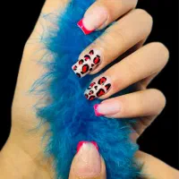 کاشت ناخن بلوار طلاییه