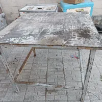 میز اهنی