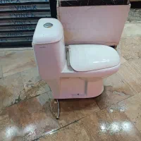 یک عدد توالت فرنگی