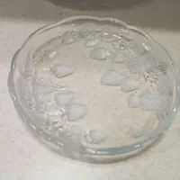 تعدای ظروف کریستال سوگا ژاپن مدل توت فرنگی|ظروف سرو و پذیرایی|اصفهان, احمدآباد|دیوار