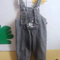 مقداری لباس بچگانه