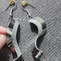 بدلیجات ، گوشواره ، رزین