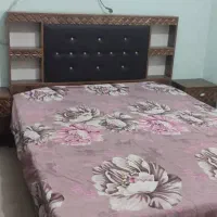 تخت خواب دو نفره و میز آرایش و دراور و میز پا تختی|تخت و سرویس خواب|بروجرد, |دیوار