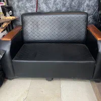 یک عدد مبل و صندلی ارایشگاه دو عدد