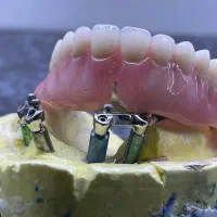 منشی لابراتوار دندانسازی
