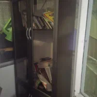کتابخانه کارکرده ولی تمیز