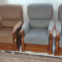 مبلمان ومیزعسلی و۴ گل میز