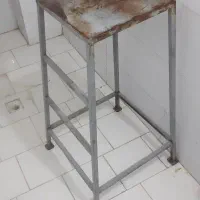 چهار پایه آهنی|صندلی و نیمکت|اندیشه, شهرک کوثر|دیوار