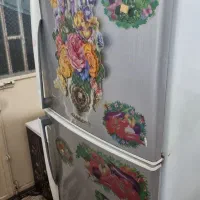 یخچال گازش سالمه فقط نوار و بین یخچال و فریزرش