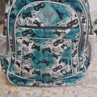 وسایل مدرسه|کیف، کفش، کمربند|بیرجند, |دیوار