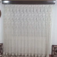 دو عدد پرده سالن جنس گیپور همراه با میله و کتی