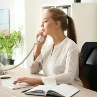 استخدام منشی و دستیار خانم