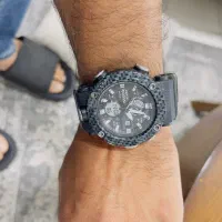 ساعت سه موتوره ضد اب تا عمق ۱۰۰متر