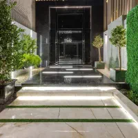 آپارتمان-همکف-با-70-متر-حیاط-اختصاصی-دو-کله-نور